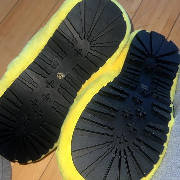 Smiley face platform clogs - Picture 2 of 4